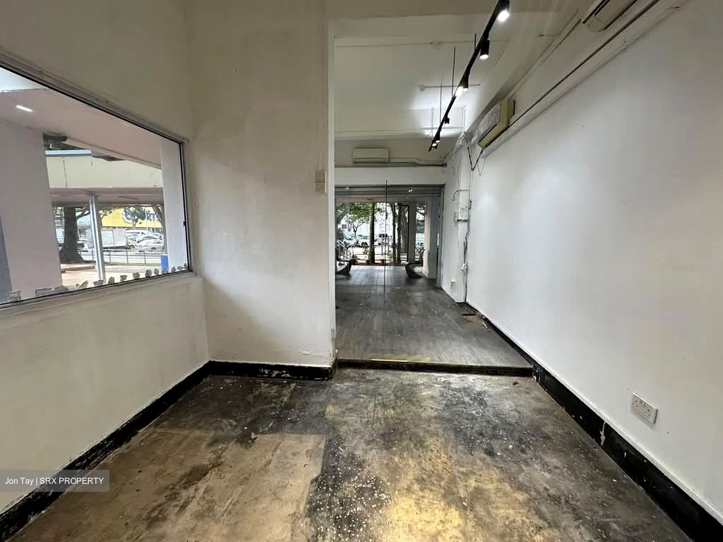 Ang Mo Kio Avenue 6 (D20), Shop House #589749211